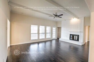 1717 Brighton Dr in Carrollton, TX - Foto de edificio - Building Photo