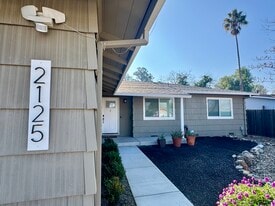 2125 Athene Dr in Concord, CA - Building Photo