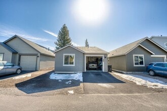51918 Lumberman Ln in La Pine, OR - Building Photo - Building Photo
