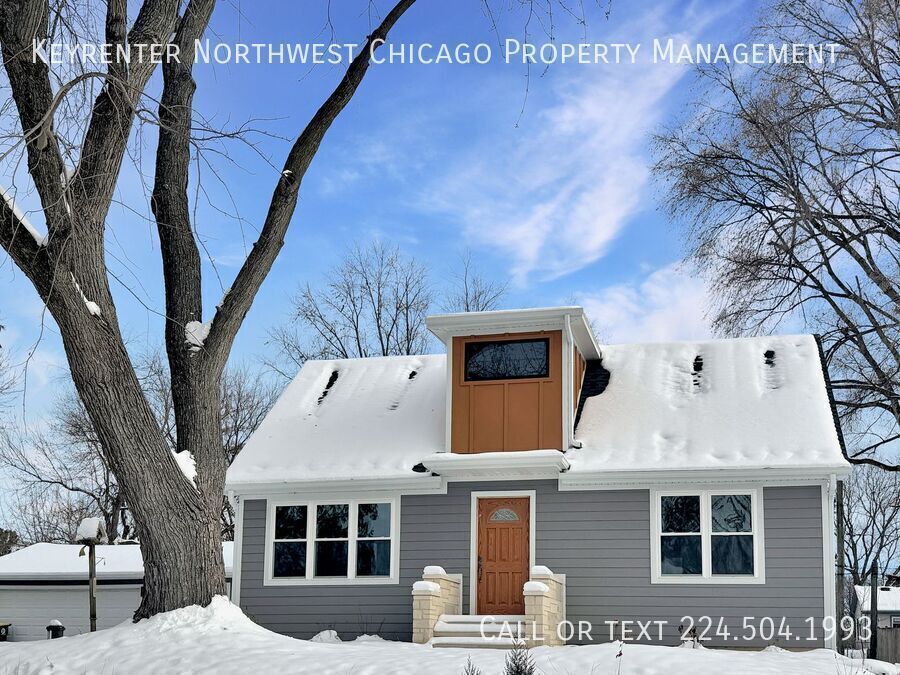 6310 Hilly Way in Cary, IL - Building Photo