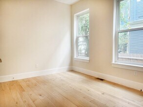 12 Arnold Cir in Cambridge, MA - Building Photo - Building Photo