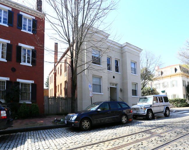 3338 O St NW in Washington, DC - Building Photo - Building Photo