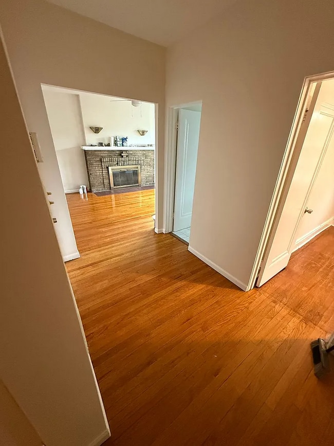 214 Chicago Ave, Unit 3