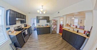 1000 Colorado St in Manhattan, KS - Building Photo