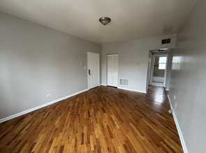 3803 W Thomas St, Unit 2 in Chicago, IL - Building Photo - Building Photo