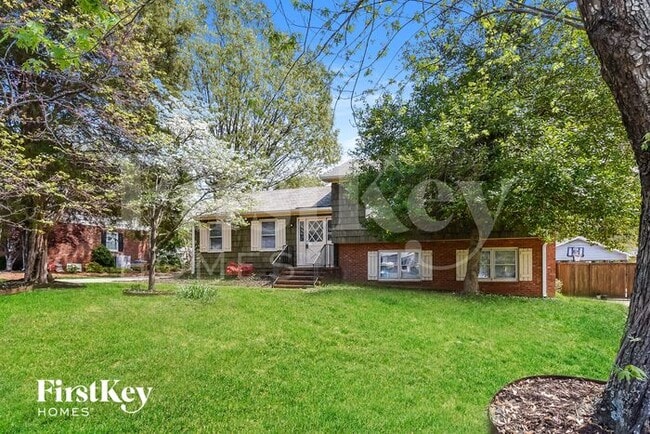 1714 Clarendon Dr in Greensboro, NC - Building Photo - Building Photo