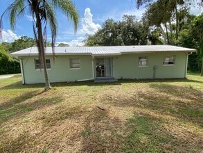 405 NE 131st Ln in Okeechobee, FL - Building Photo - Building Photo