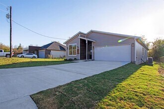 151 Kawainui Ln in Bastrop, TX - Building Photo - Building Photo