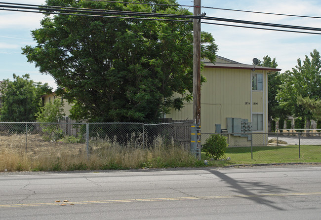 2874-2896 N State Highway 59 in Merced, CA - Foto de edificio - Building Photo