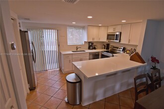 531 NW 82nd Ave in Miami, FL - Building Photo - Building Photo