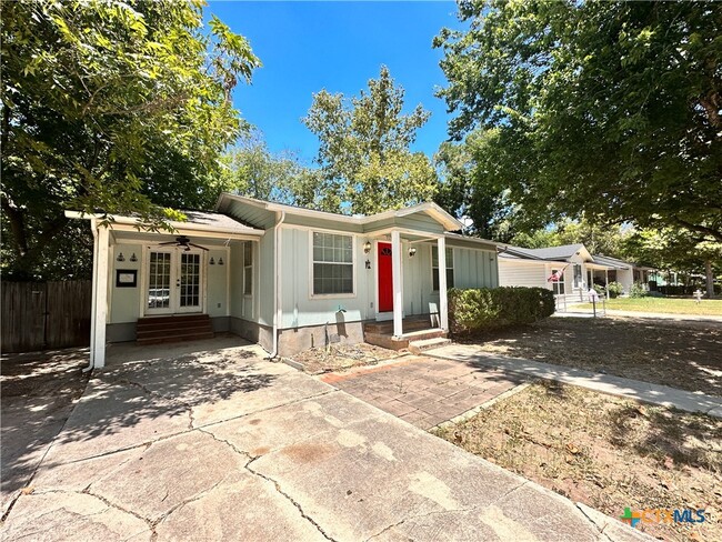 717 Barbara Dr in San Marcos, TX - Building Photo - Building Photo
