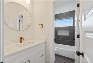 8114 Double in Houston, TX - Building Photo - Building Photo