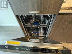 10-710 Honeycrisp Cres in Vaughan, ON - Building Photo - Building Photo