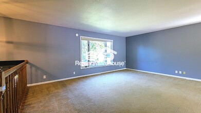 1751 Laurel Ave in Hudson, WI - Building Photo - Building Photo