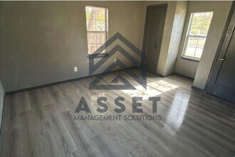 129 SE 52nd St in Oklahoma City, OK - Foto de edificio - Building Photo