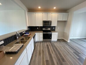 286 E Chestnut St in Windsor, CO - Building Photo - Building Photo