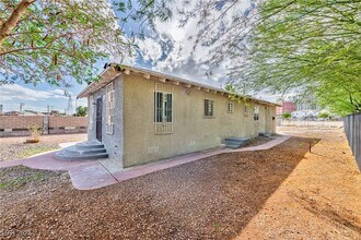 339 N 10th St in Las Vegas, NV - Building Photo - Building Photo