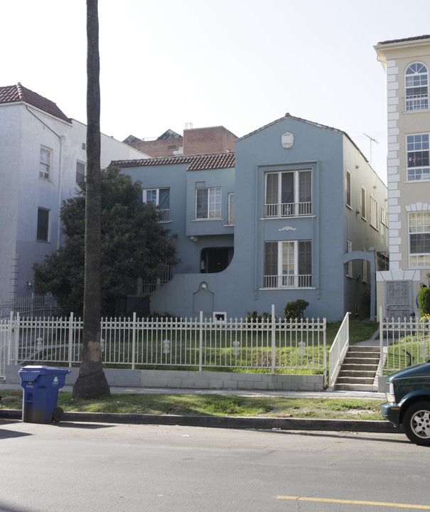 109-111 1/2 N New Hampshire Ave in Los Angeles, CA - Building Photo