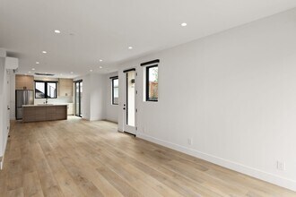 811-17 3rd St in Encinitas, CA - Building Photo - Building Photo