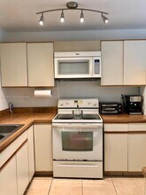 6660 SW 130th Ave in Miami, FL - Building Photo - Building Photo