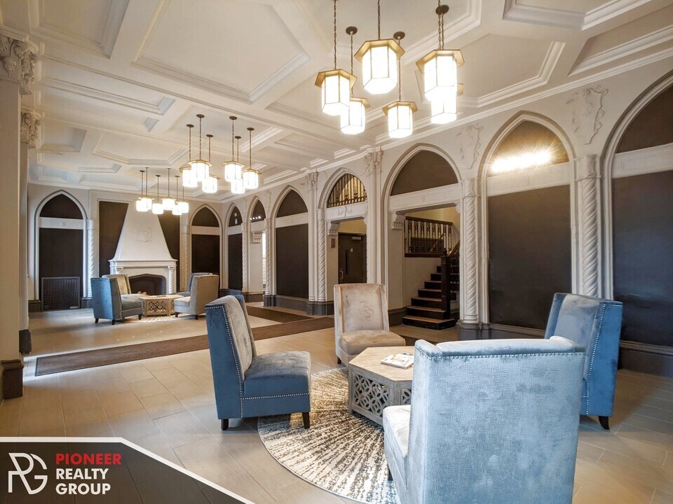503 W Belmont Ave, Unit #505-4C in Chicago, IL - Foto de edificio