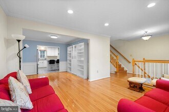 2048 Pieris Ct in Vienna, VA - Building Photo - Building Photo