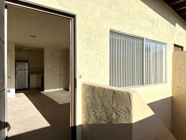 372 Pala Vista Dr in Vista, CA - Foto de edificio - Building Photo