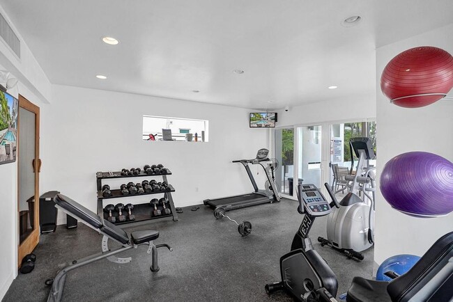 1347 N Ocean Blvd in Pompano Beach, FL - Building Photo - Building Photo