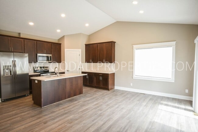 16772 Wilden Dr in Clive, IA - Building Photo - Building Photo