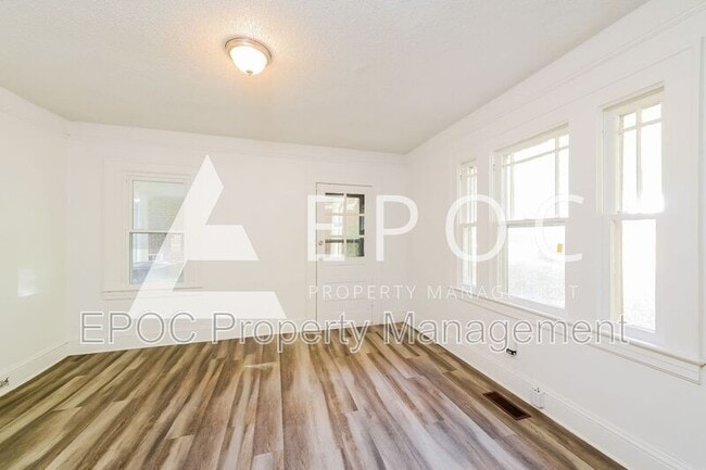2525 Greenway Ave NW in Winston-Salem, NC - Building Photo - Building Photo