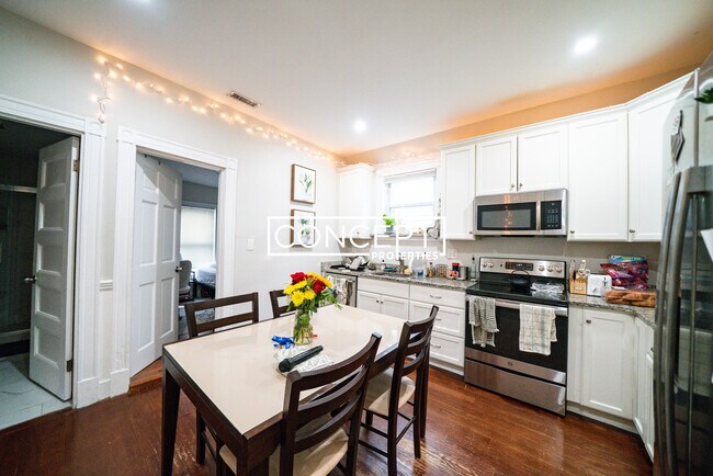 724 Parker St in Boston, MA - Building Photo - Building Photo