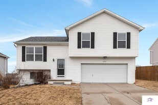 15828 Blackwalnut St in Omaha, NE - Building Photo