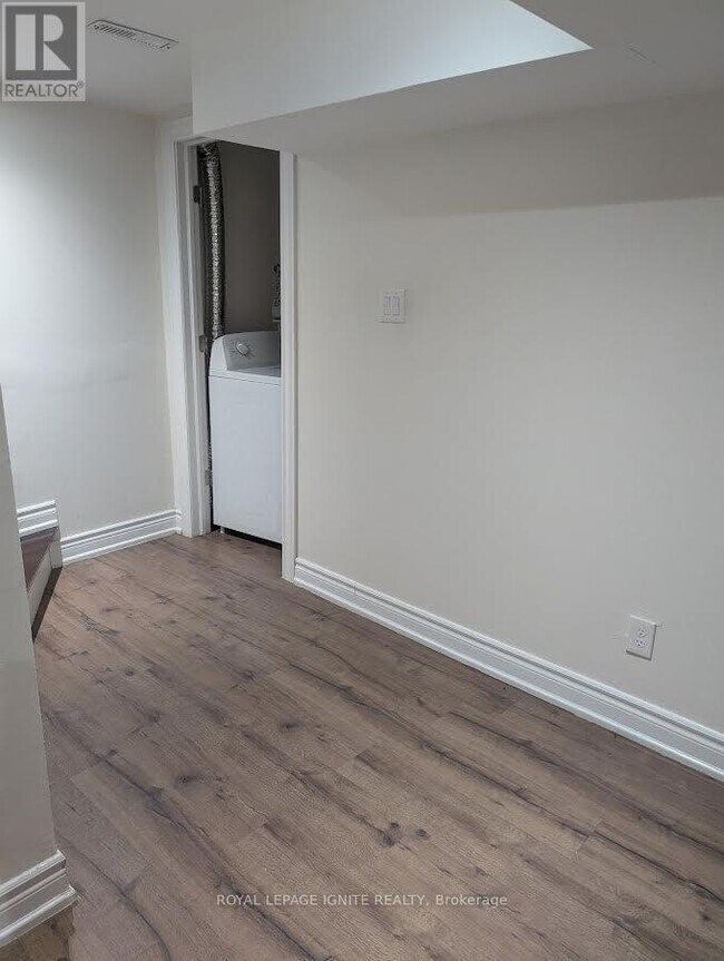 54 McInnes Crescent in Toronto, ON - Building Photo - Building Photo