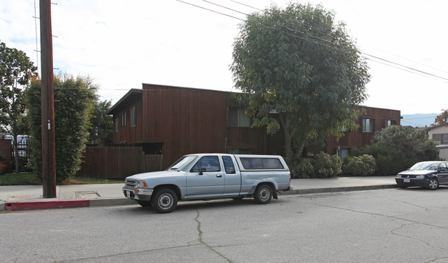 Town Horse Apartments in Glendale, CA - Building Photo - Building Photo