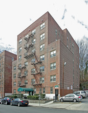 829 Bronx River Rd in Yonkers, NY - Building Photo - Building Photo