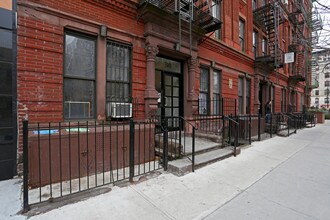 310 W 116th St in New York, NY - Building Photo - Building Photo