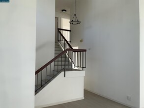 424 Sparrow Dr in Hercules, CA - Building Photo - Building Photo