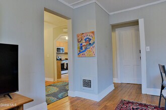 212 Circular St in Saratoga Springs, NY - Building Photo - Building Photo