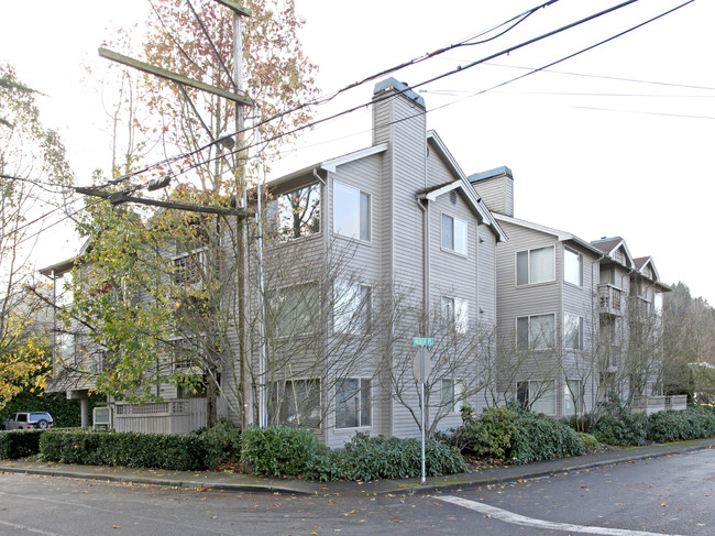 WATKINS PLACE APARTMENTS in Issaquah, WA - Foto de edificio - Building Photo