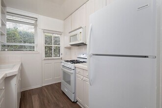 330 Rosemont St in San Diego, CA - Building Photo - Building Photo