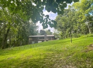 1334 Fiveacre Ct in Lebanon, IL - Building Photo - Building Photo