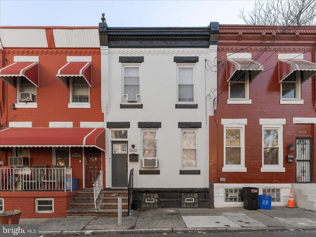 2532 W Sergeant St in Philadelphia, PA - Building Photo - Building Photo