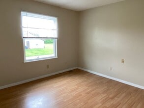 10 Cougar Dr-Unit -A in Glen Carbon, IL - Building Photo - Building Photo