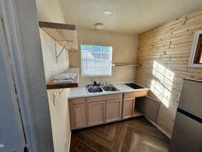 222 Highview Dr in San Antonio, TX - Building Photo - Building Photo