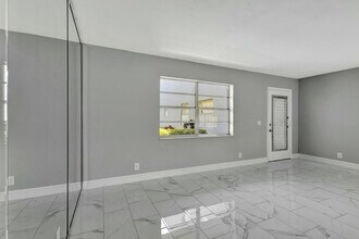 152 Burgandy Way, Unit 1520 in Delray Beach, FL - Building Photo - Building Photo