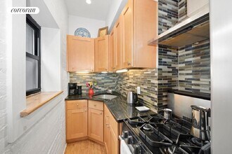 283 E 4th St in New York, NY - Building Photo - Building Photo