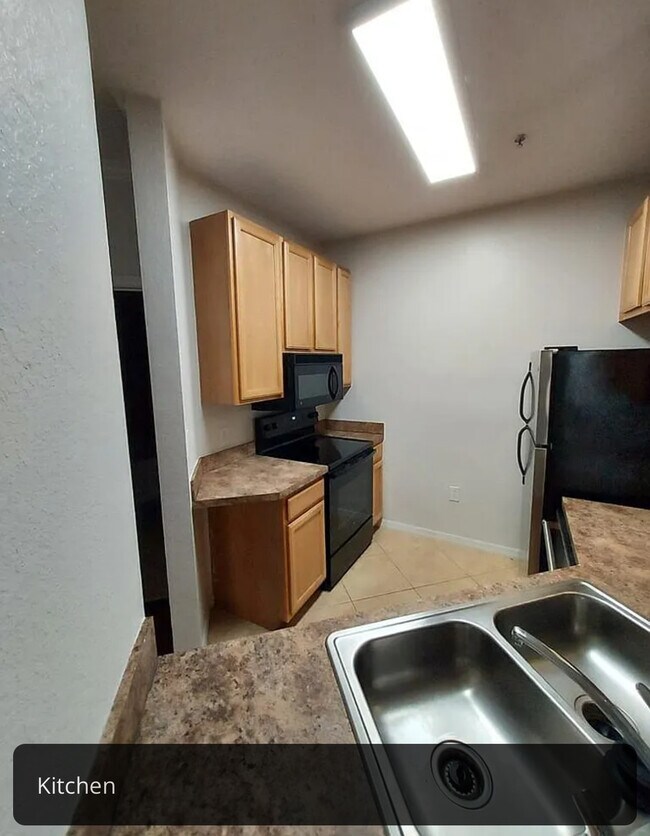 10019 Courtney Palms Blvd in Tampa, FL - Building Photo - Building Photo