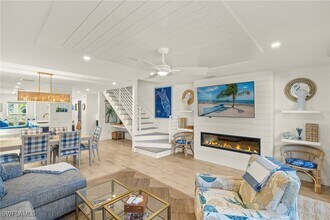 1060 6th St S in Naples, FL - Building Photo - Building Photo