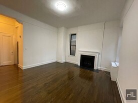 E 81st St in New York, NY - Building Photo