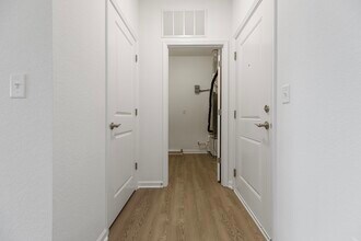 1501 Waitsel Dr, Unit 303 in Chesapeake, VA - Building Photo - Building Photo